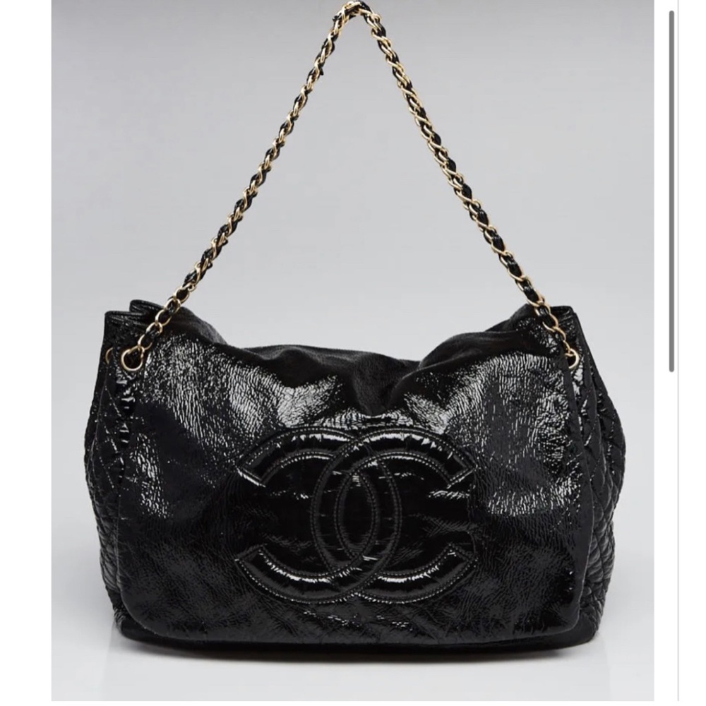 Chanel Rock and Chain XL JUMBO Patent cross body bag